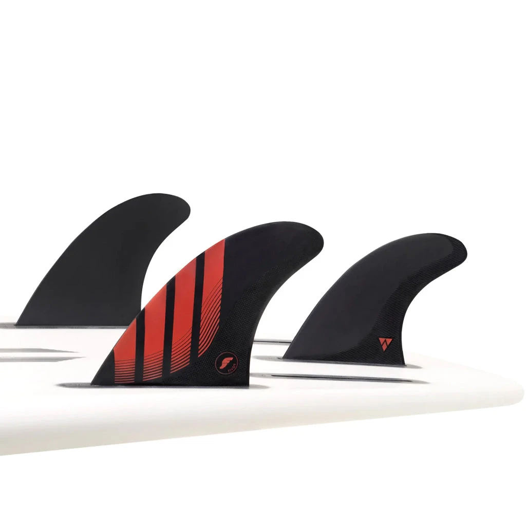 Futures Fins - P8 Alpha Tri-Fin Set - Carbon/Red 4 Futures Fins - P8 Alpha Tri-Fin Set - Carbon/Red - Image 2