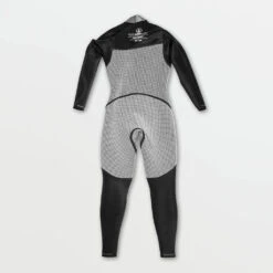 Volcom Modulator 4/3mm Chest Zip Wetsuit - Black FA23 11 Volcom Modulator 4/3mm Chest Zip Wetsuit - Black FA23 -Surf Pro Shop VLCM 0001 A9532000 BLK 4 1188x1584 crop center 4e187193 b0cb 4777 b66e 4c456cea4d04